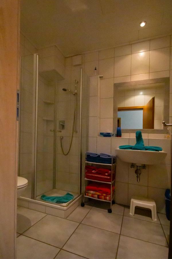 Vulkanpark-Ferienwohnung Karibic Nickenich Bagian luar foto