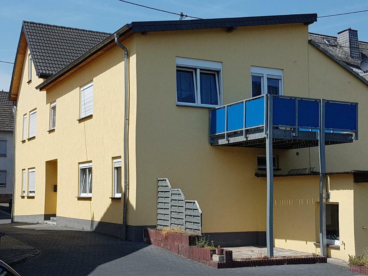 Vulkanpark-Ferienwohnung Karibic Nickenich Bagian luar foto