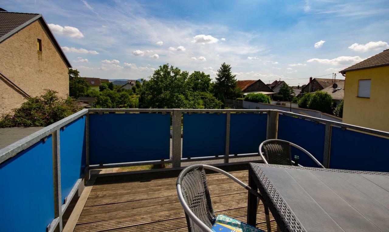 Vulkanpark-Ferienwohnung Karibic Nickenich Bagian luar foto
