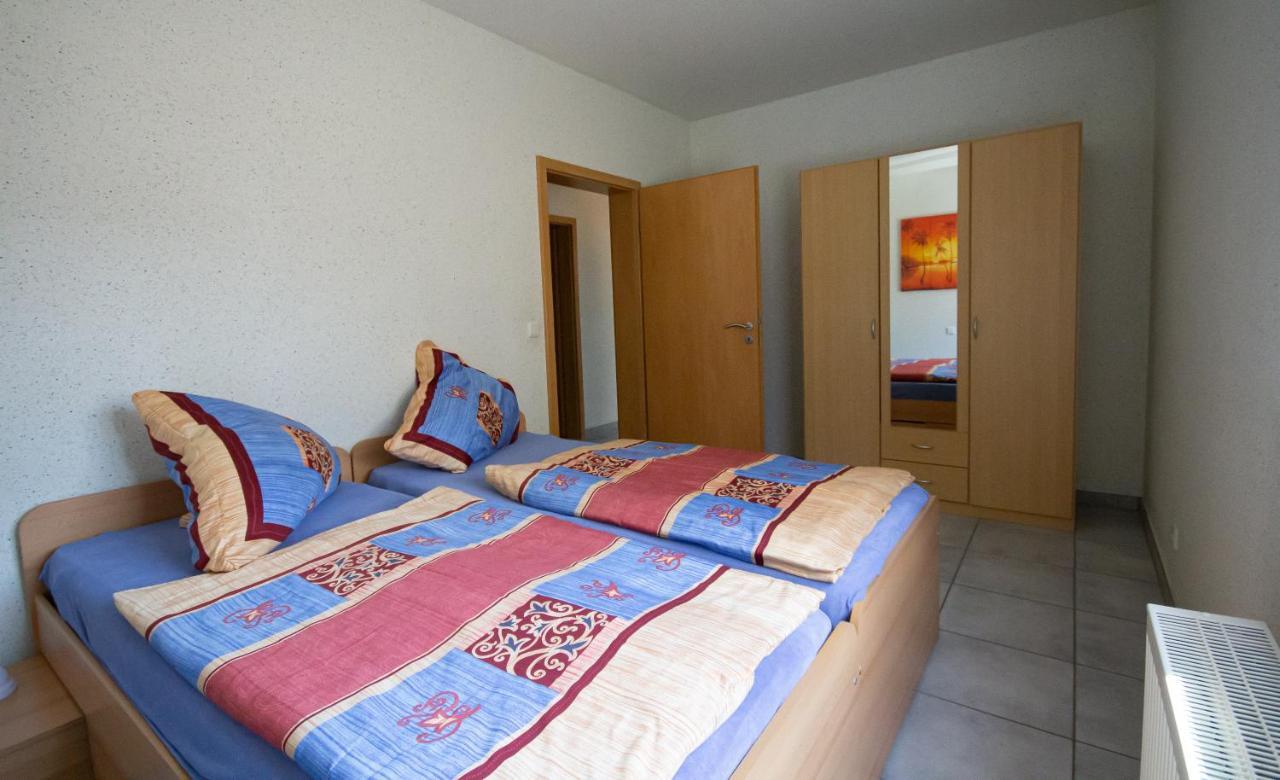 Vulkanpark-Ferienwohnung Karibic Nickenich Bagian luar foto